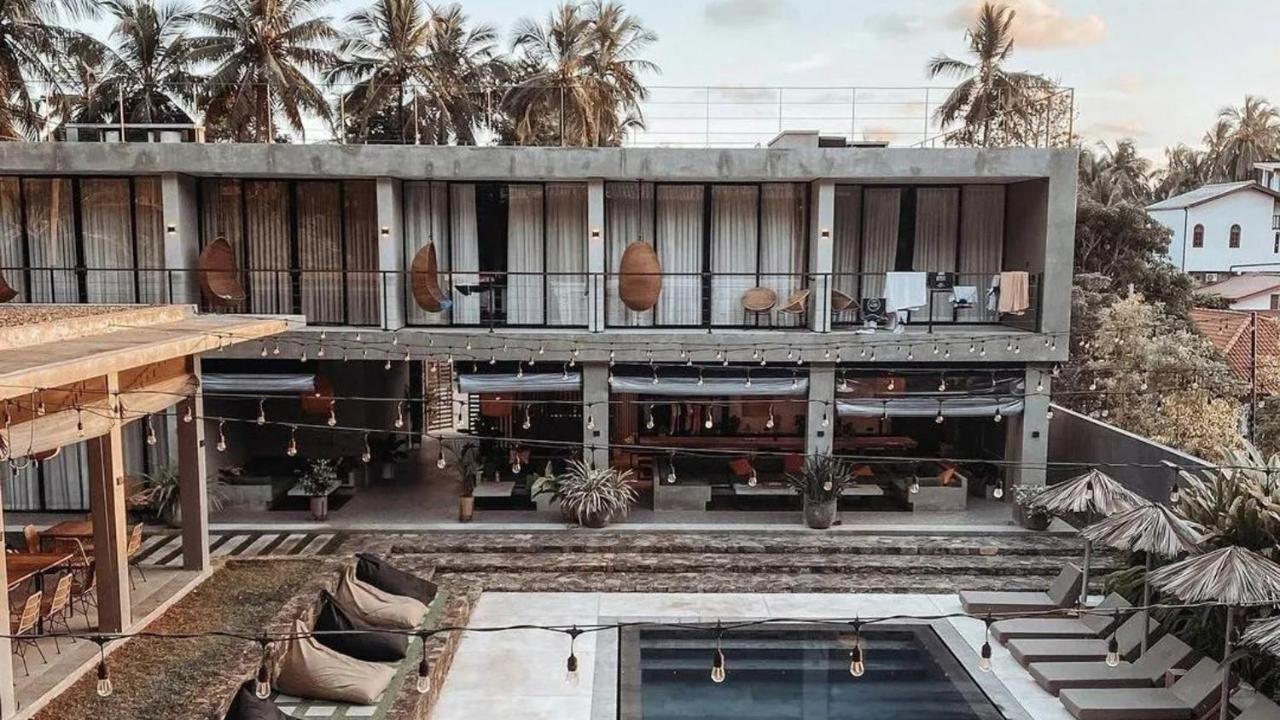 فندق The Salty Pelican Yoga & Surf Retreat ديكويلاّ تين المظهر الخارجي الصورة