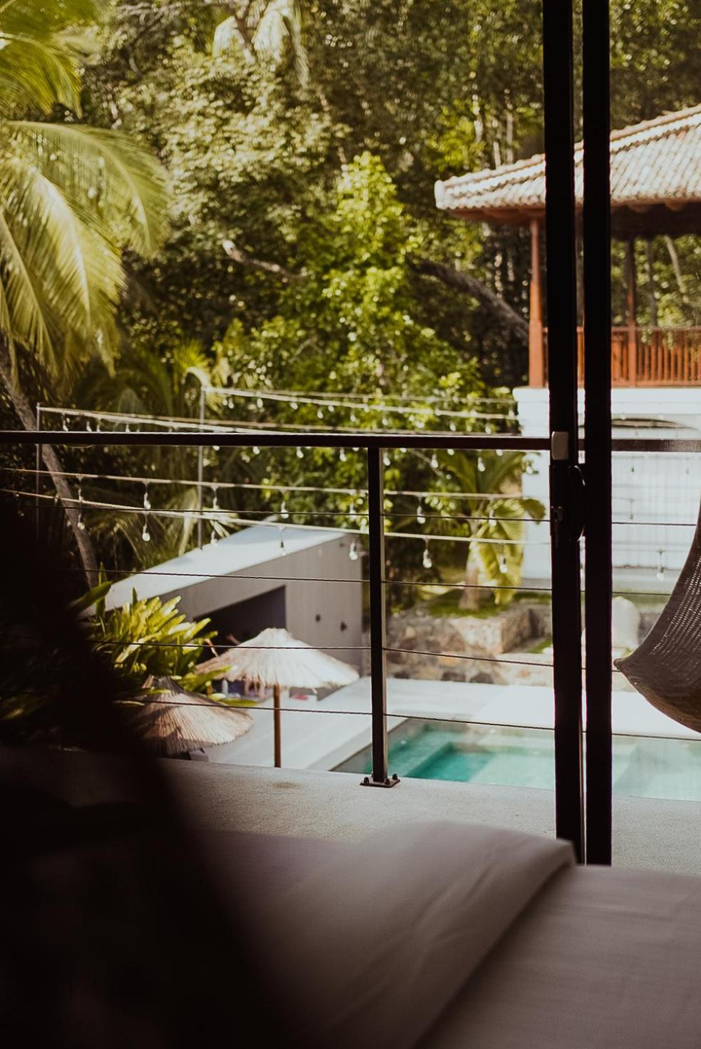 The Salty Pelican Yoga & Surf Retreat ديكويلاّ تين المظهر الخارجي الصورة