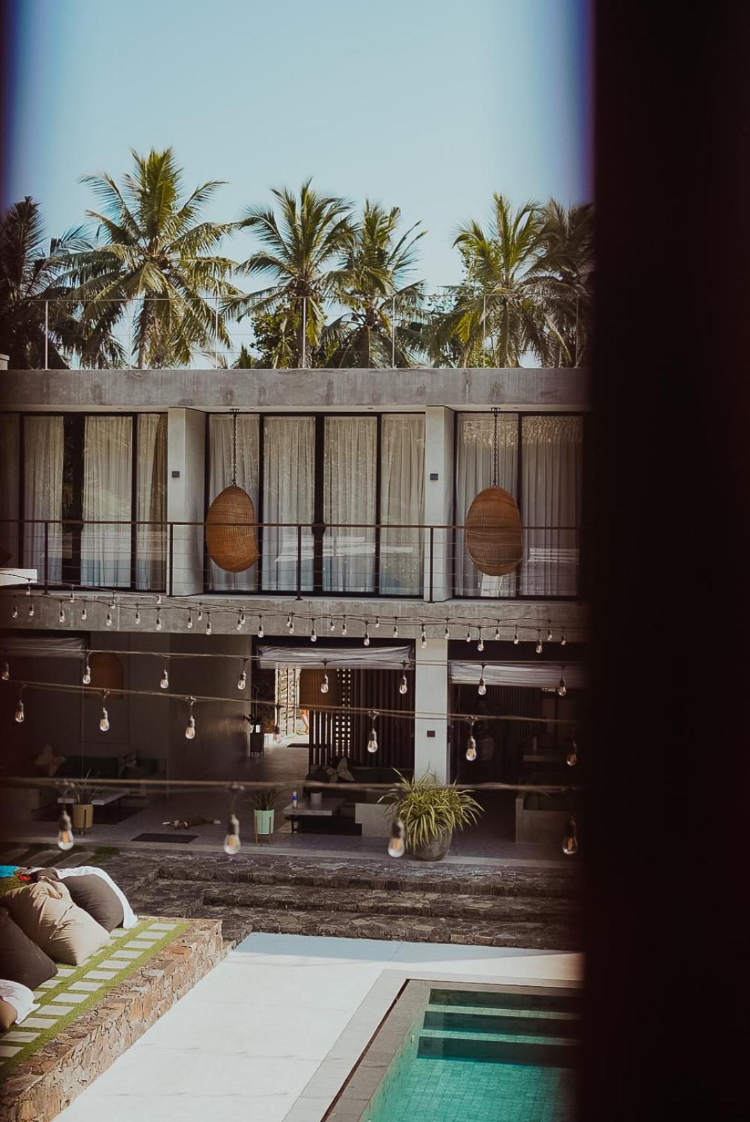 The Salty Pelican Yoga & Surf Retreat ديكويلاّ تين المظهر الخارجي الصورة