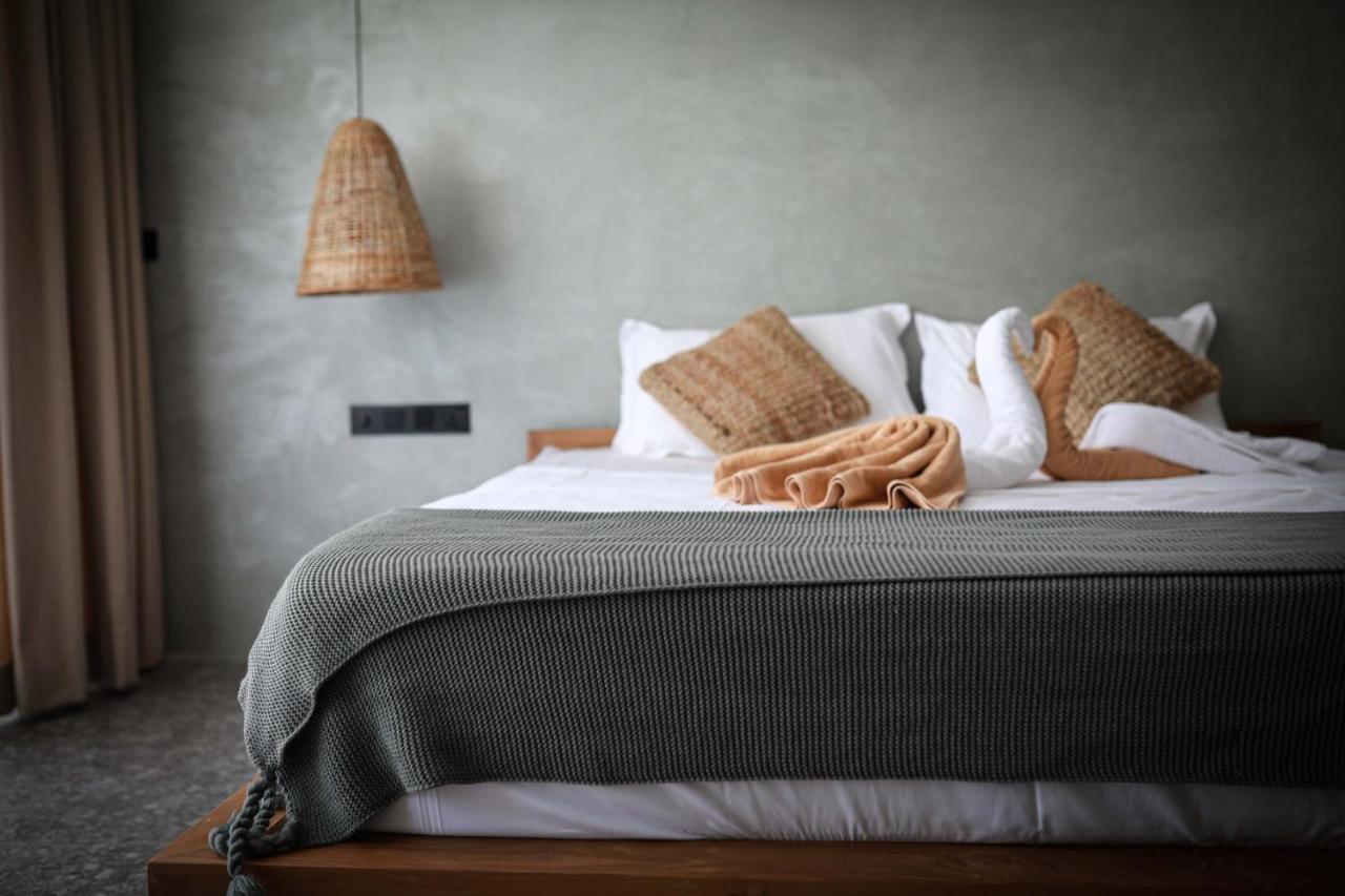 The Salty Pelican Yoga & Surf Retreat ديكويلاّ تين المظهر الخارجي الصورة